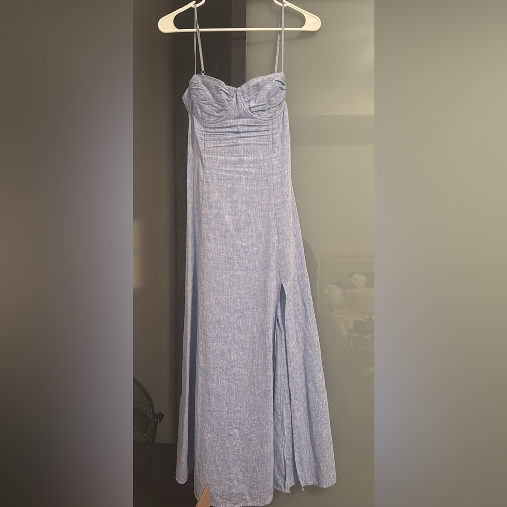 Zara
Light Blue Spaghetti Strap Maxi Dress